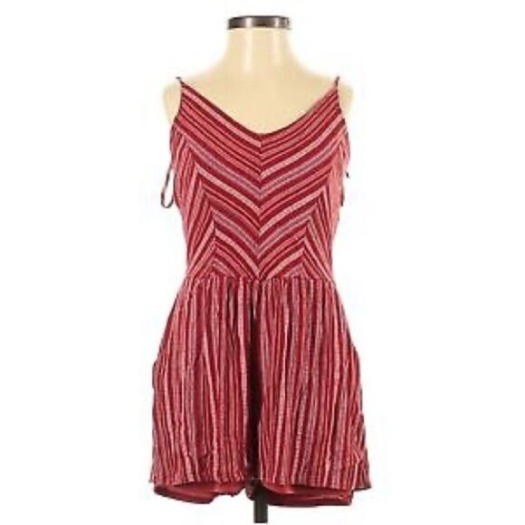 One Clothing Chevron Striped Romper Red White Shorts V-neck Women’s Size Large - Picture 10 of 11